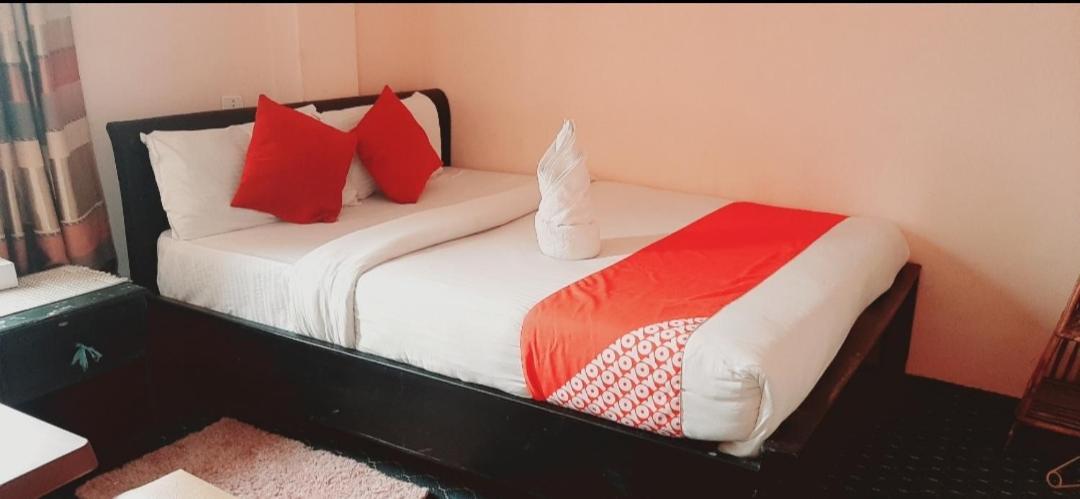 Hotel Lake N Yeti Pokhara Room photo
