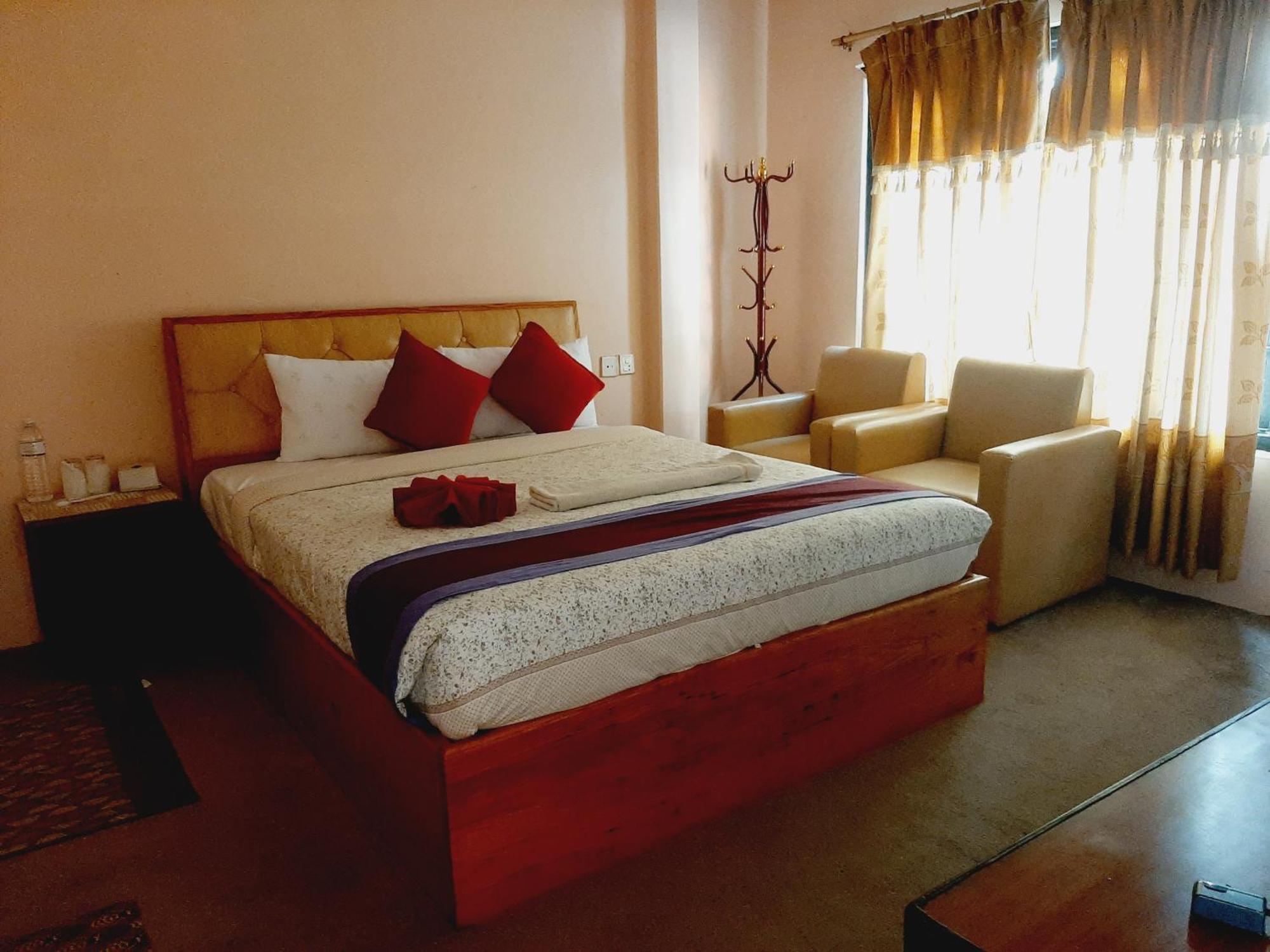 Hotel Lake N Yeti Pokhara Exterior photo